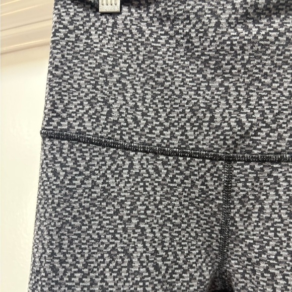 Lululemon Athletica Gray Marbled Wunder Under Crop III Rio Mist Cropped Pants 4 - Picture 2 of 3